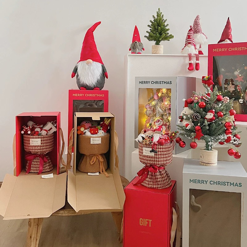 Cutii cadou cu flori transparente tematice festive